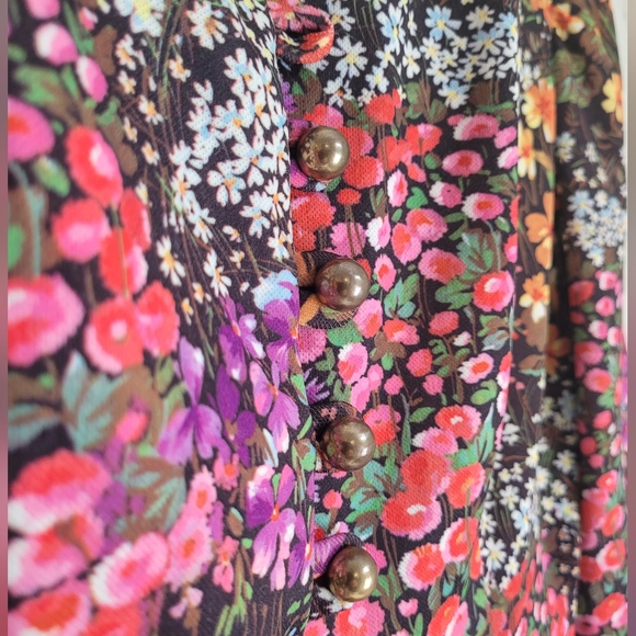 Vintage 1960s Tailored Floral Dress with Gold Buttons - Picture 2 of 8
